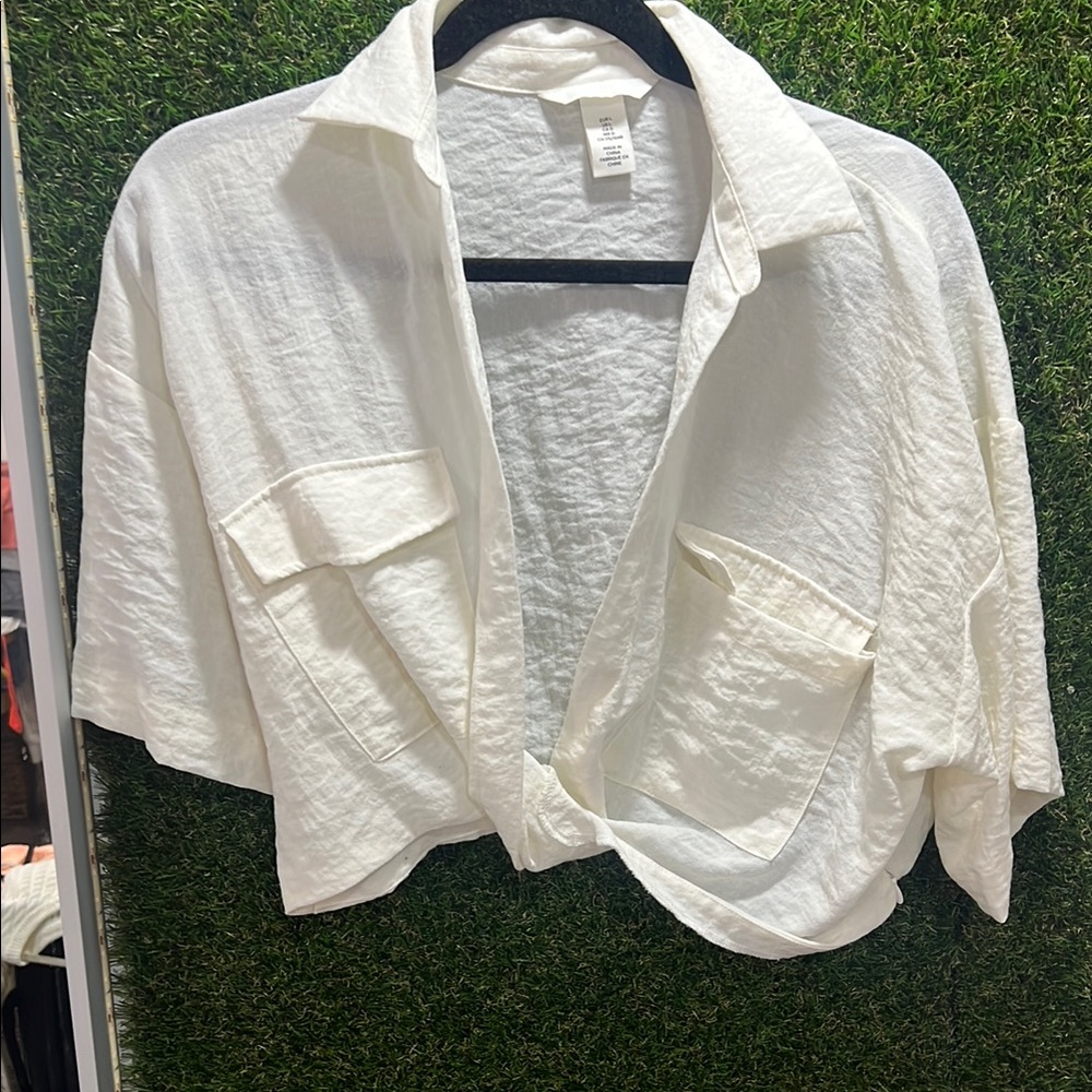 H&M White Notched Collar Tie Front Crop Top